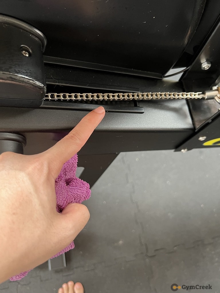 do not clean chain with wet cloth