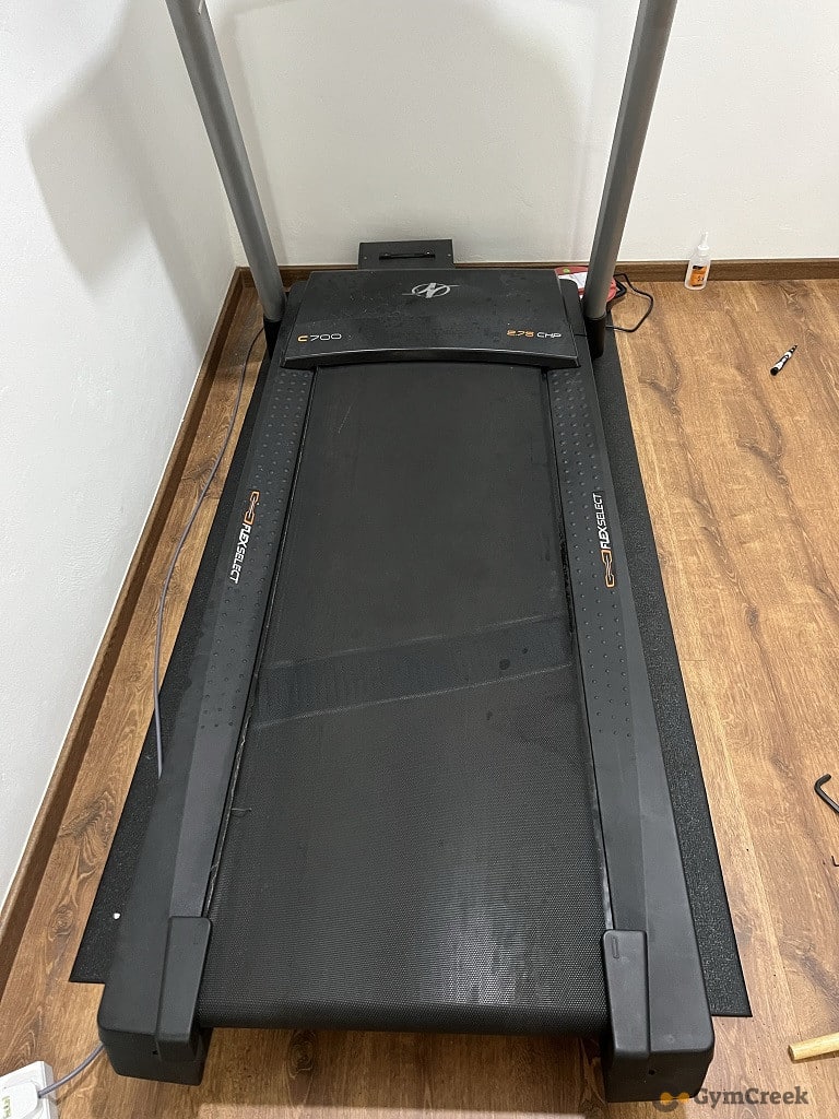 nordictrack treadmill belt centred