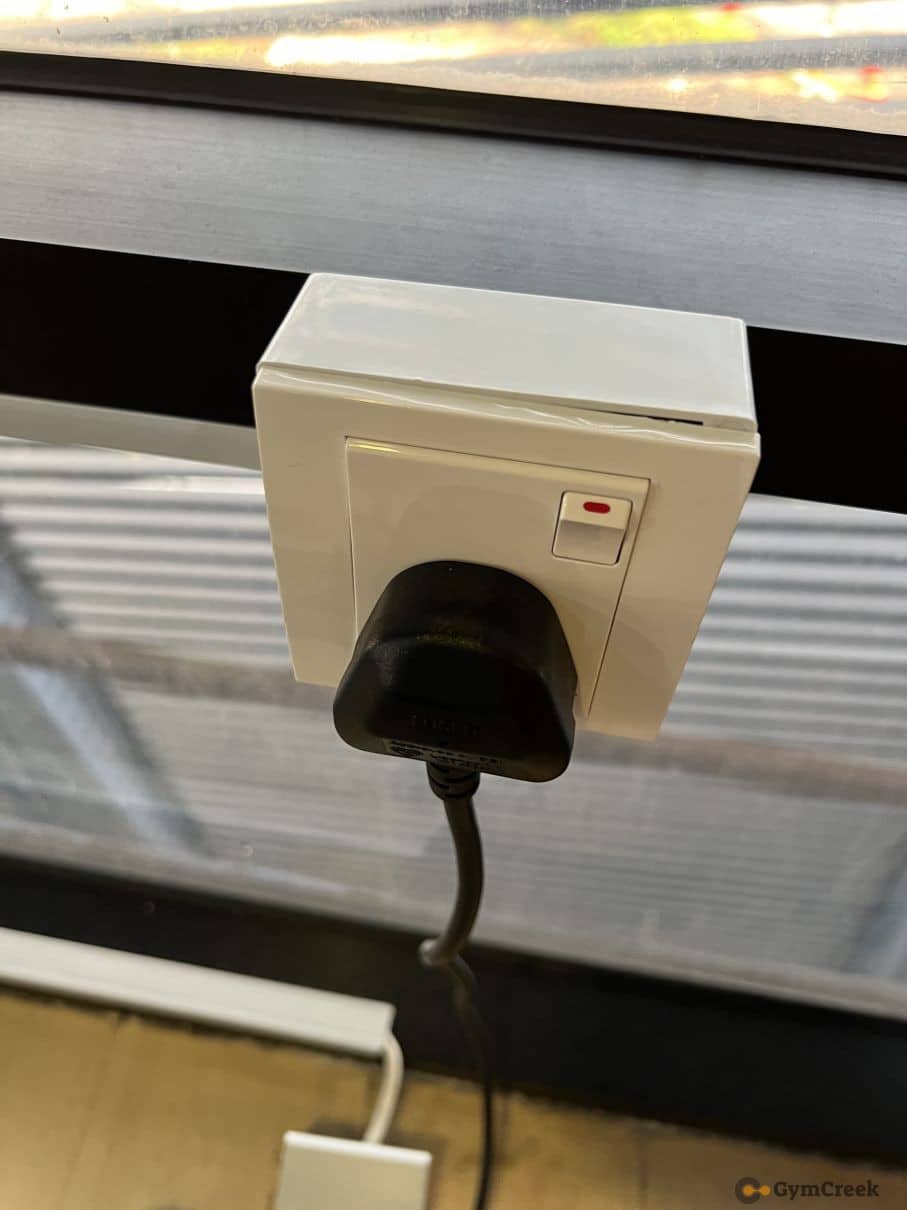 spirit-fitness-treadmill-plug