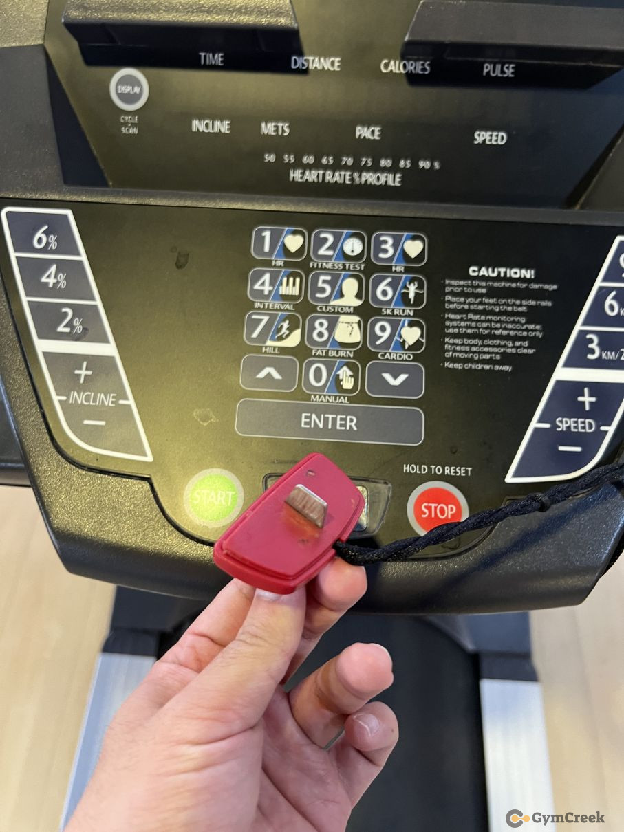 spirit-fitness-treadmill-safety-key