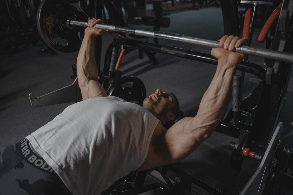bodybuilder bench press bodybuilder bench press