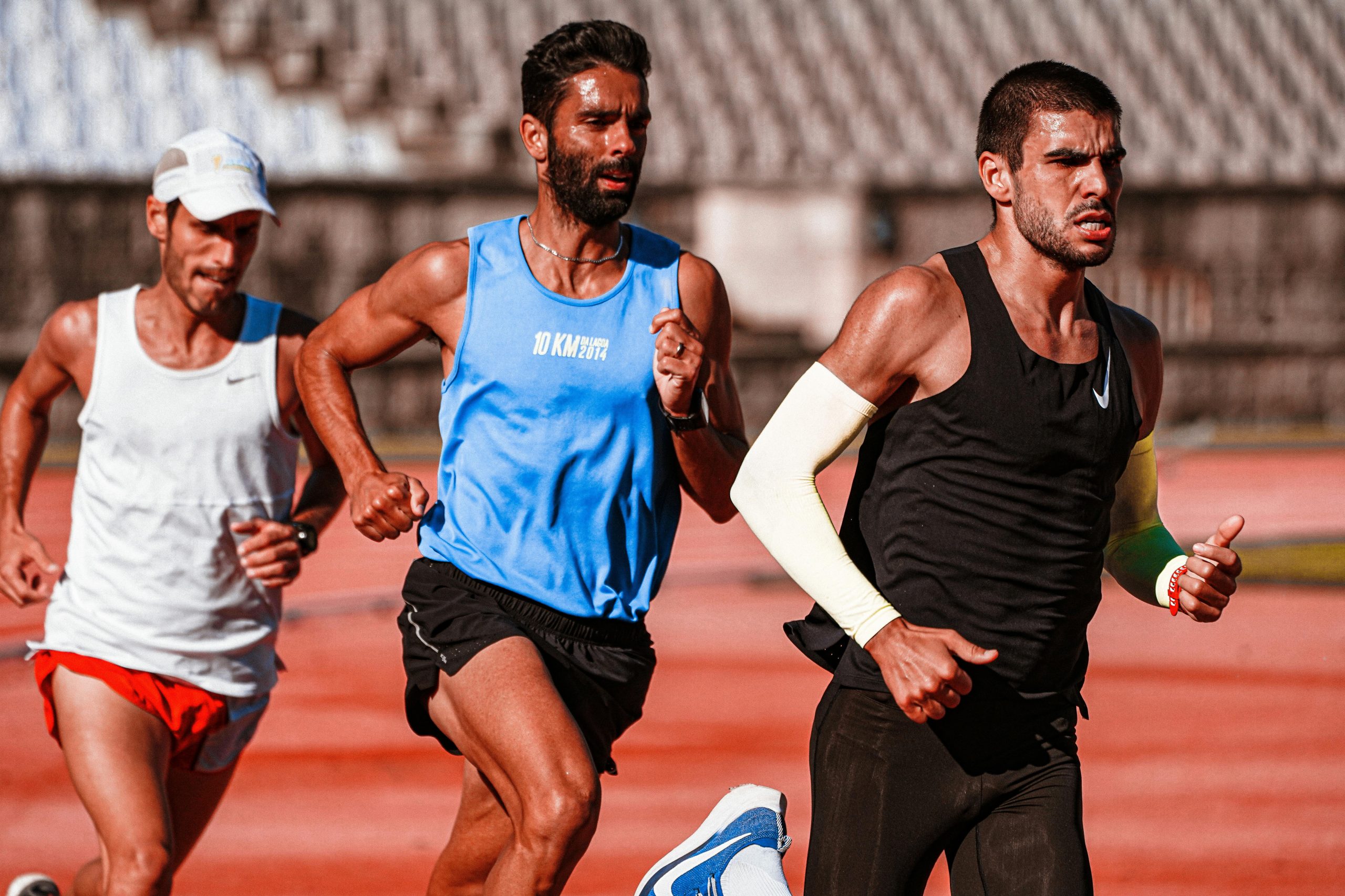 distance runner sprinting distance runner sprinting