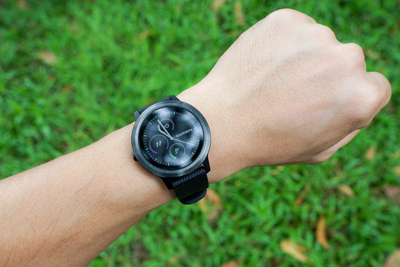 fitness tracker smartwatch fitness tracker smartwatch