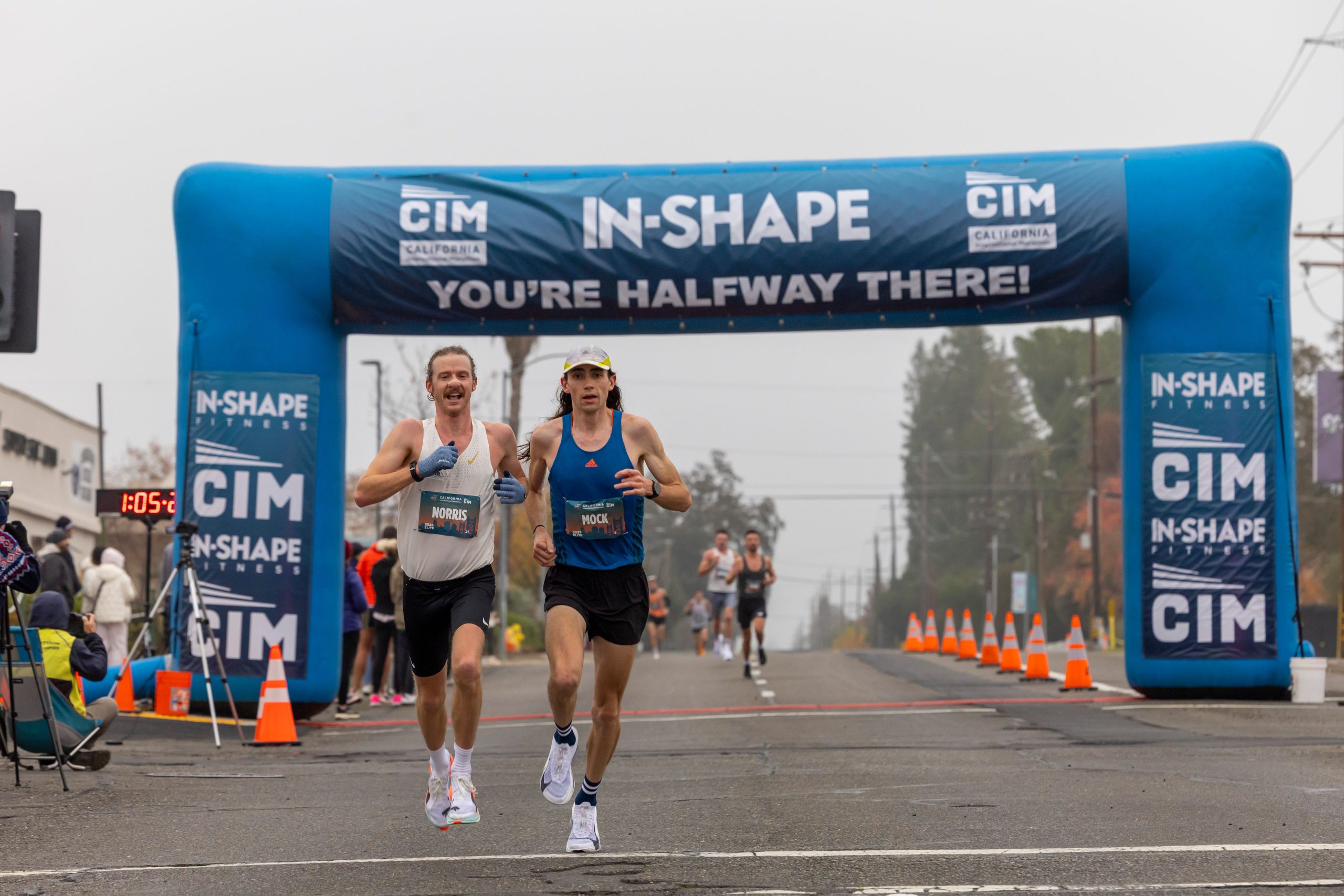 runner race finish line runner race finish line
