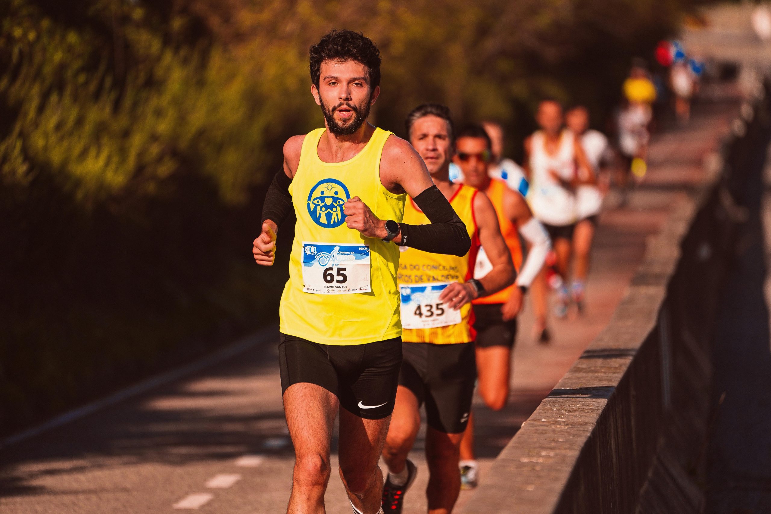 runner running road runner running road